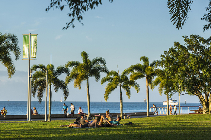 Cairns Esplanade credit Tourism and Events Queensland and Andrew Watson